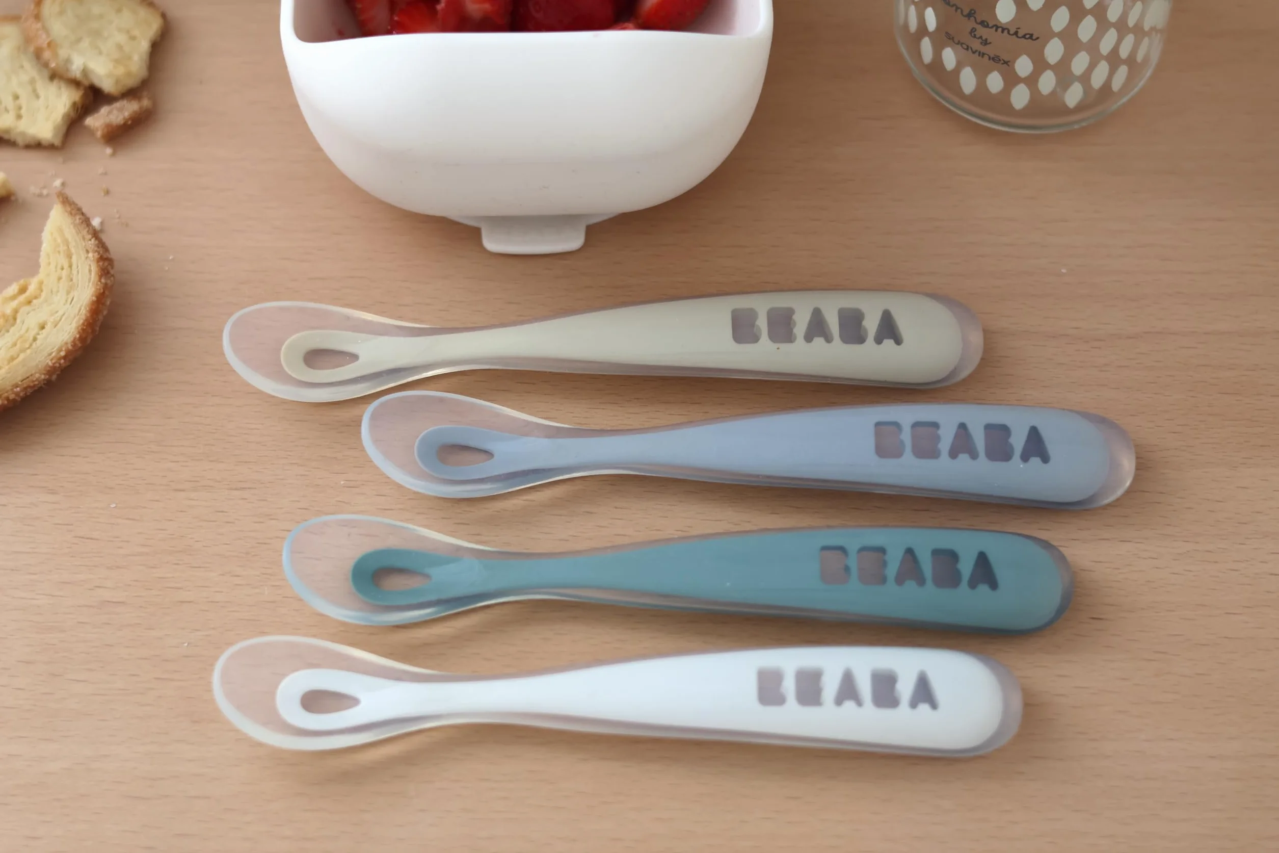 BÉABA Cucharas de Aprendizaje para Bebe, Silicona Suave, Juego de 2, Con estuche para guardarlas, Primera Edad, Ergonómica, Azul