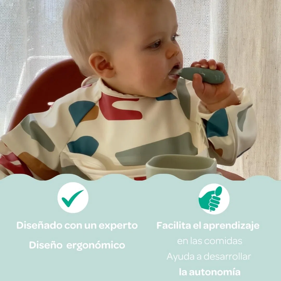 BÉABA, Juego de 2 cubiertos de acero inoxidable y silicona, cubertería infantil, a partir de 10 meses, forma ergonómica, mango ergonómico, cubiertos para bebé, color verde
