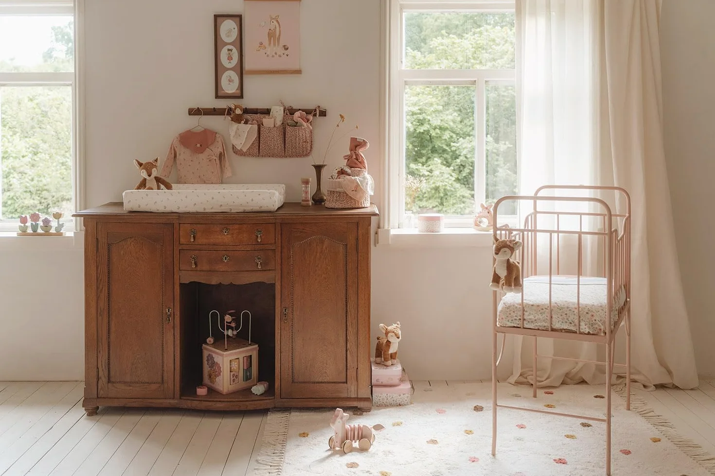 Little Dutch Cesta organizador para cambiador de bebé reversible redonda rosa jardín de hadas