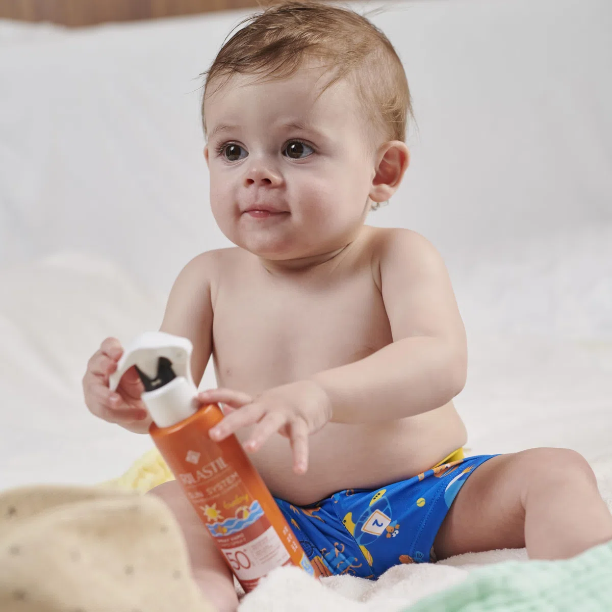 Rilastil Sun System Fotoprotector Coporal Baby SPF50+ en Spray, para Bebés y Pieles Sensibles, Resistente al Agua y de Textura Ligera - 200 ml