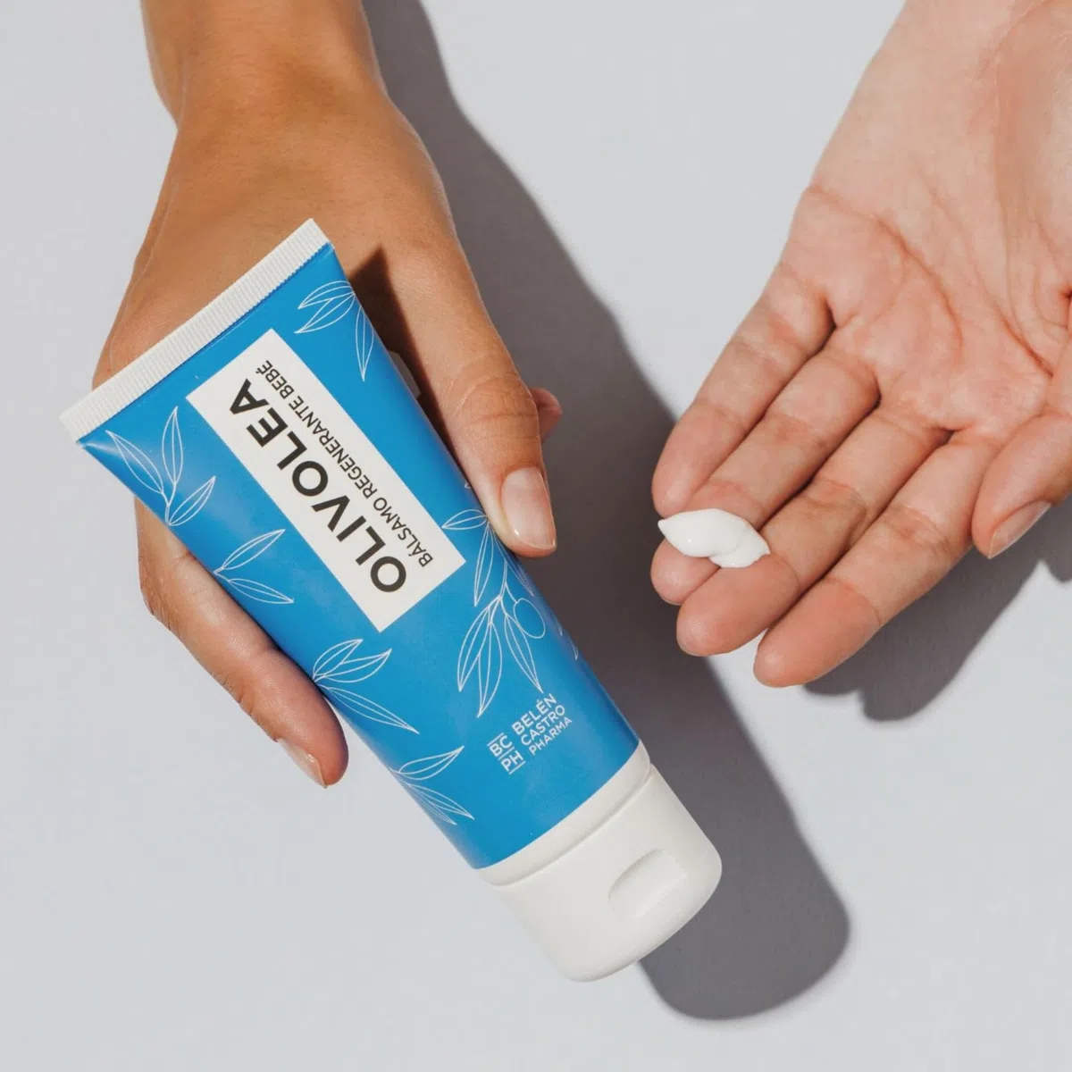 Olivolea Bálsamo Regenerante Bebé - Crema Pañal Protectora con Óxido de Zinc y Centella Asiática - Hipoalergénica, Apta para Piel Atópica y Sensible - Uso Desde el Nacimiento -100 ml