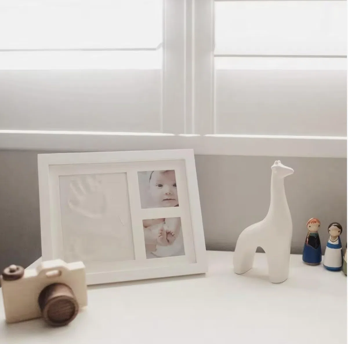 ARBUTUS Kit de arcilla para huellas de pies y manos + marco de fotos para recién nacidos | Regalos para baby shower y nuevos padres | Recuerdo y decoración de habitación infantil.