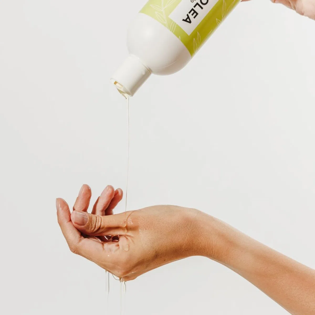 OLIVOLEA Gel de Baño Piel Sensible y Atópica - Hipoalergénico pH Neutro - Apto para Bebés y Recién Nacidos - Con Activos Naturales - 500 ml